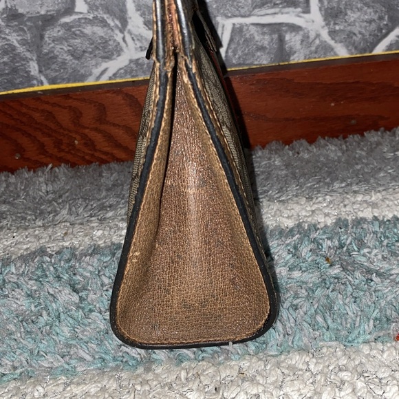 Authentic Gucci Sherry Line Bag - Picture 6 of 10